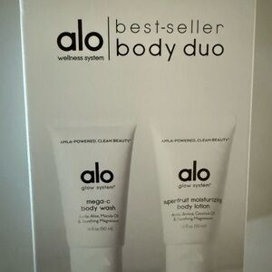 NWT Alo yoga body set